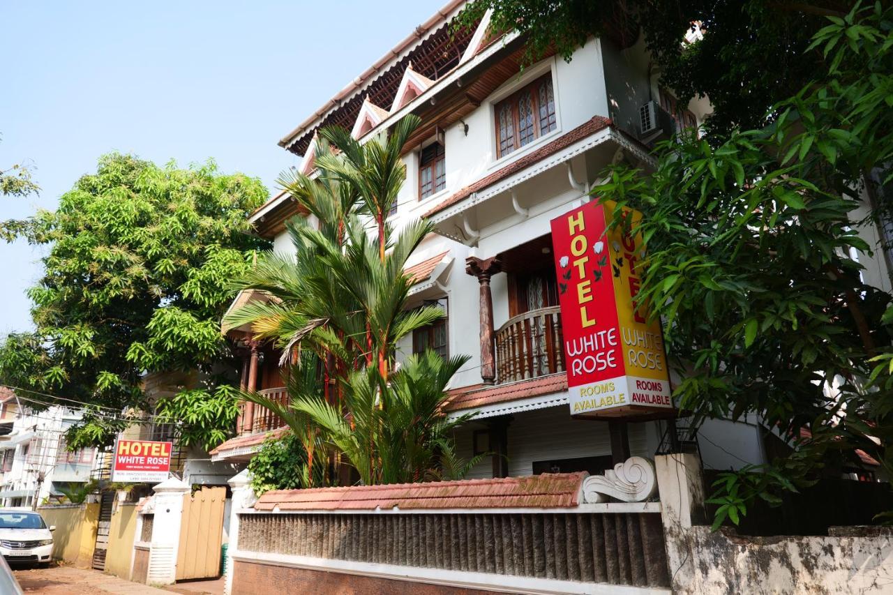 Hotel White Rose Kochi Extérieur photo