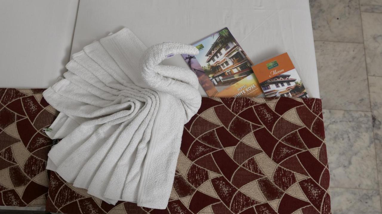 Hotel White Rose Kochi Extérieur photo