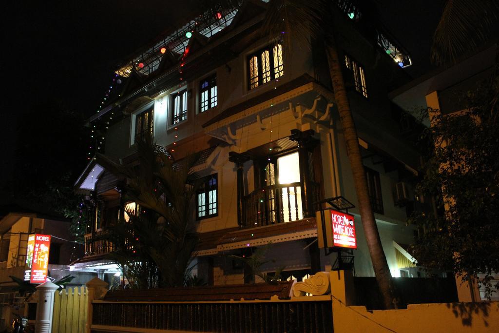 Hotel White Rose Kochi Extérieur photo