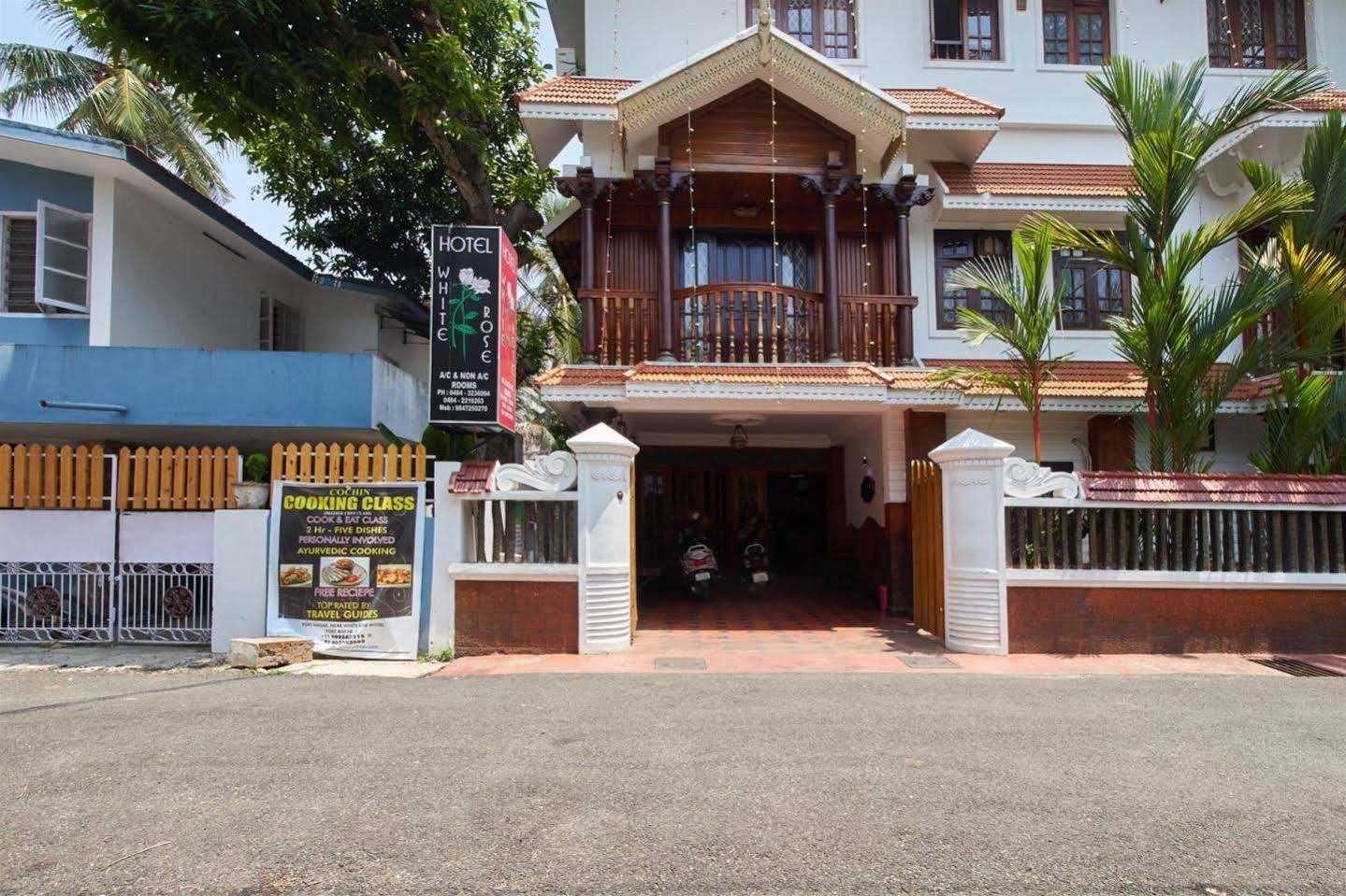 Hotel White Rose Kochi Extérieur photo
